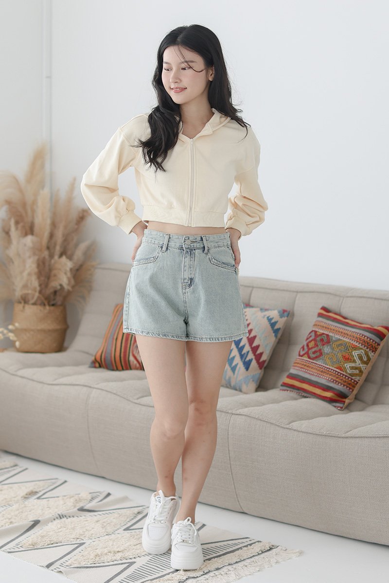 Deborah High Waisted Denim Shorts Light Wash