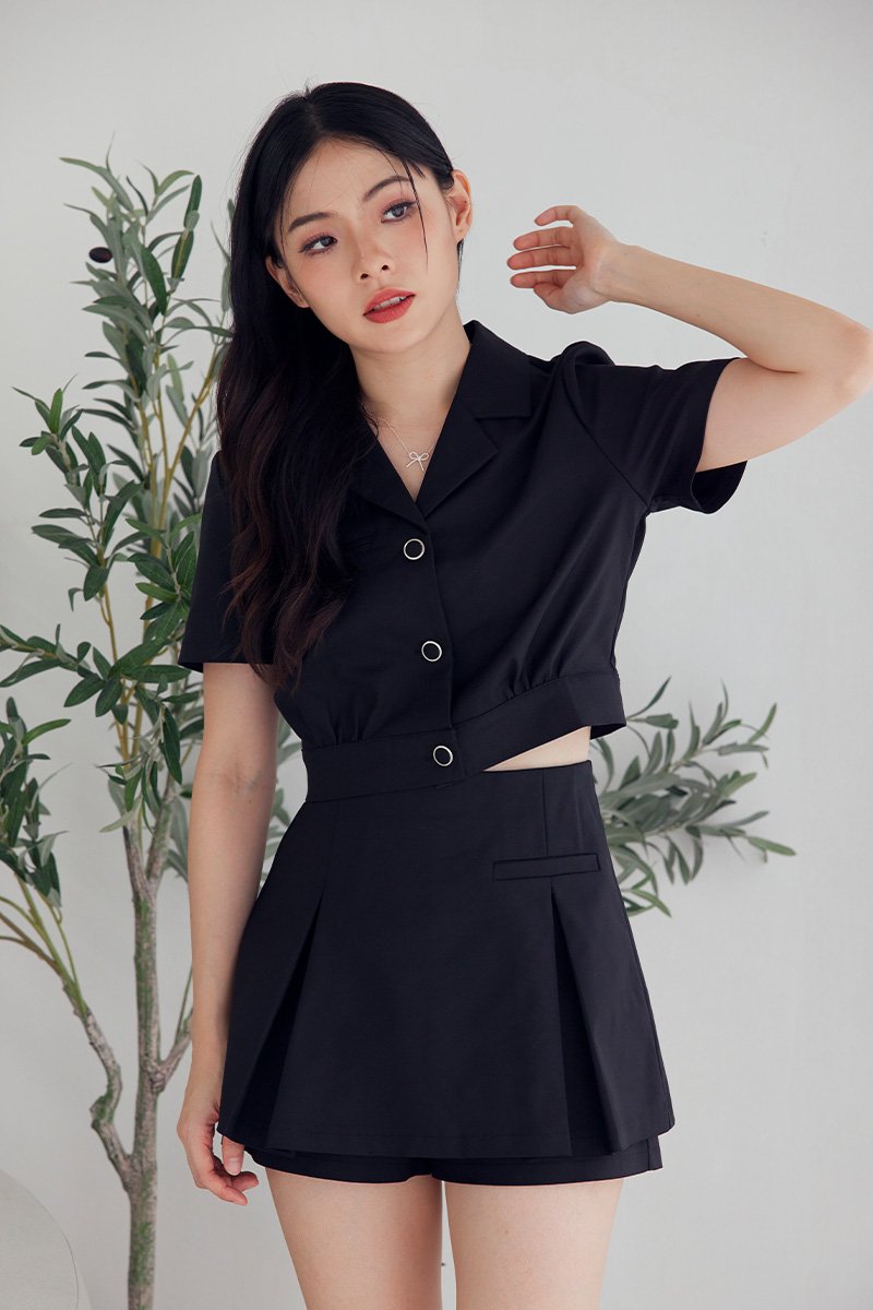 [BACKORDER] Texina Collared Cropped Top Black