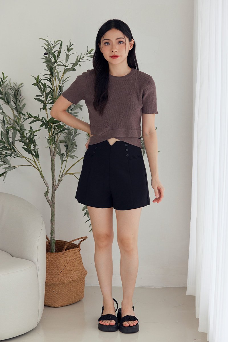 Kylie V-Cut Shorts Black