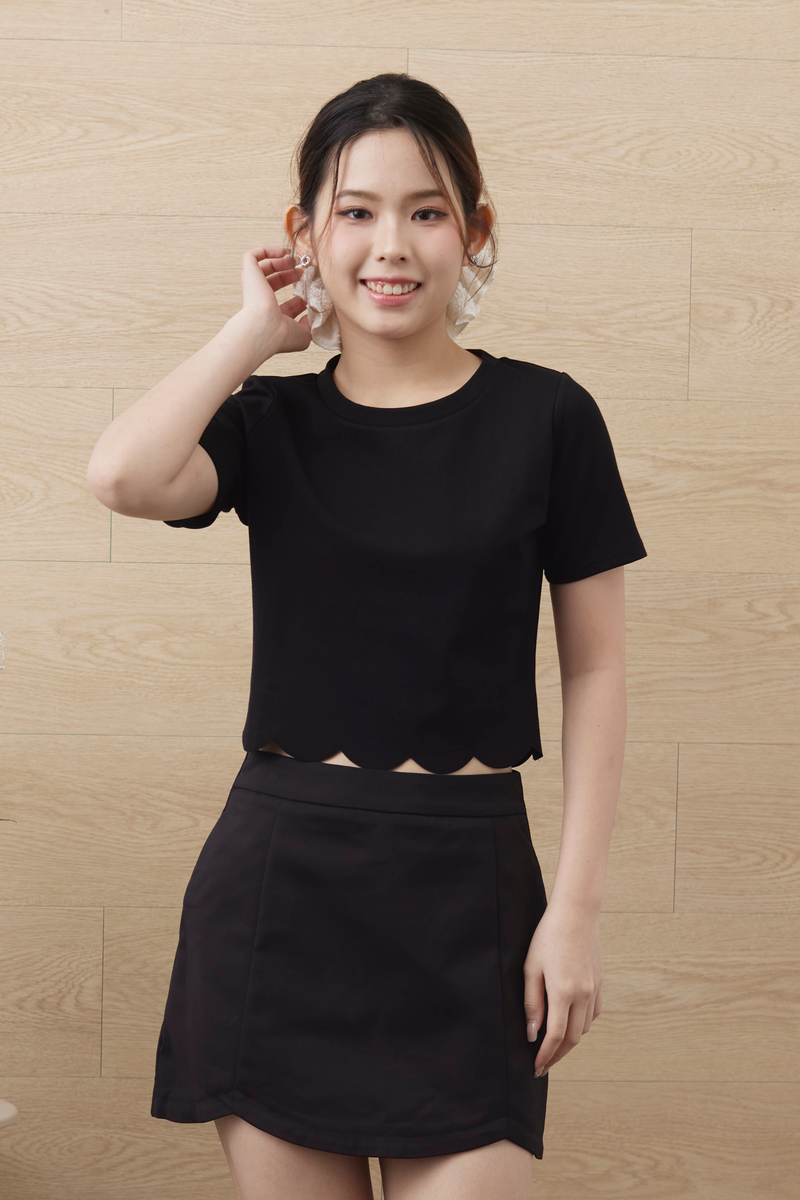 Abigail Scallop Hem Crop T-shirt Black