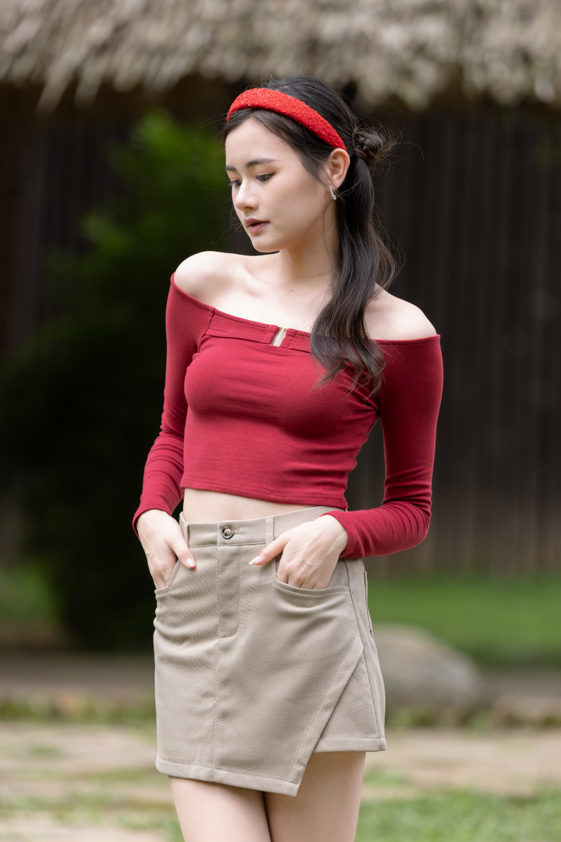 Selene Off-Shoulder Buckle Cropped Tee Scarlet