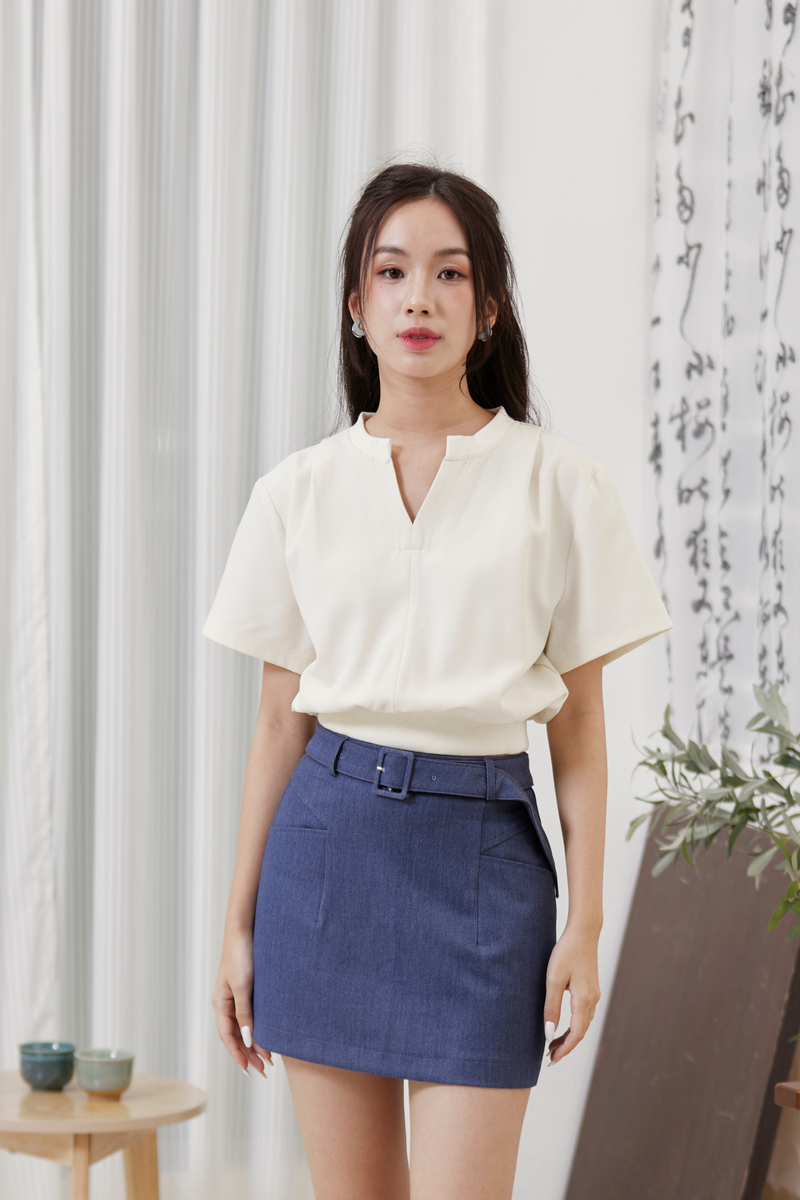 [Backorder] Elle Pleated V-Crop Top Beige