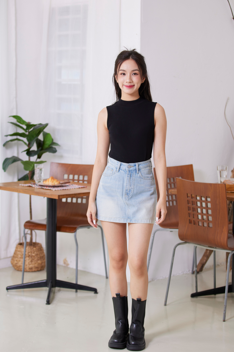 Flexi High Neck Sleeveless Crop Black