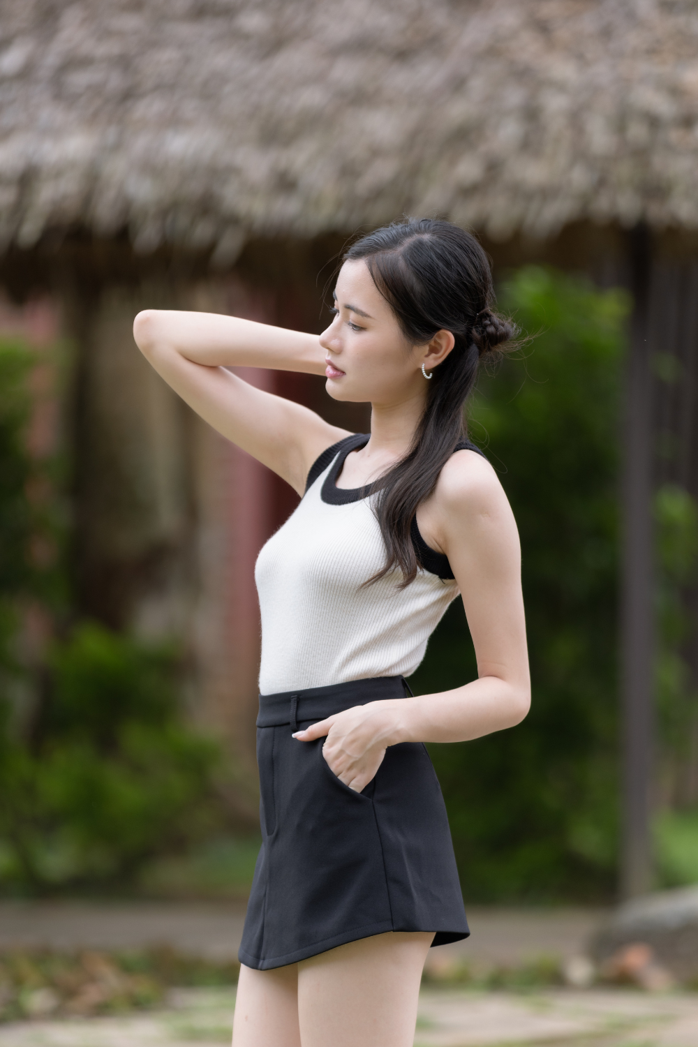 [RESTOCK 3] Ranae Curve Hem Skort Black