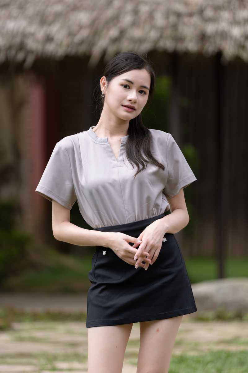 Elle Pleated V-Crop Top Grey