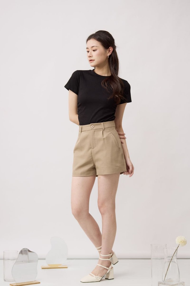 Emma Pleated Tailored Shorts Khaki