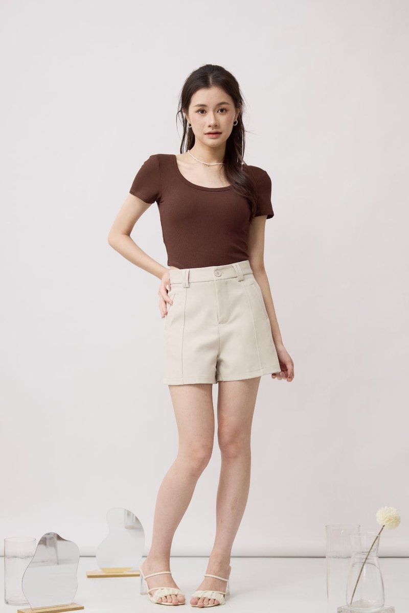 Lauren Tailored Short Beige