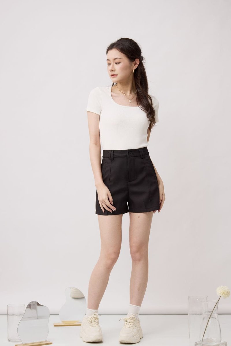 Lauren Tailored Short Black