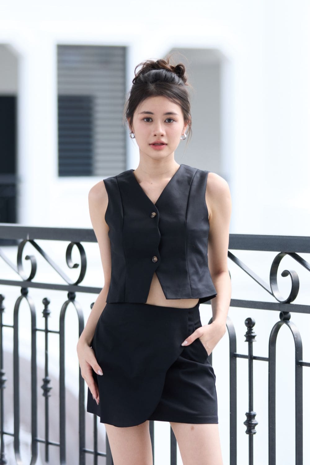 Faustina Scallop Vest Black