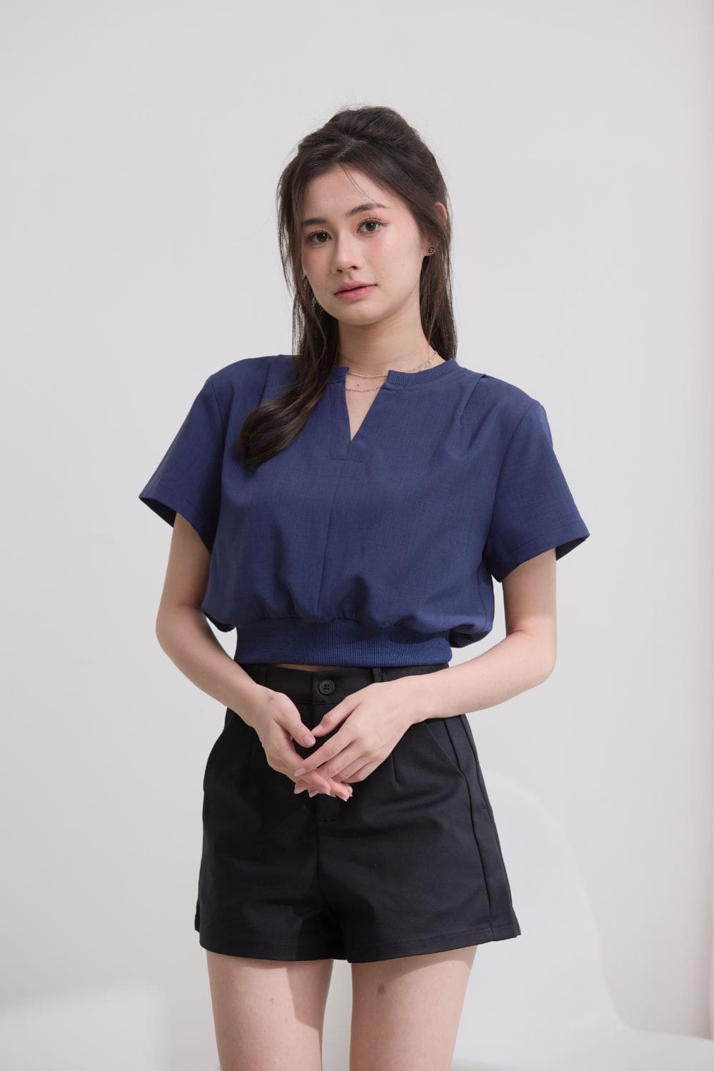 Elle Pleated V-Crop Top Dark Blue