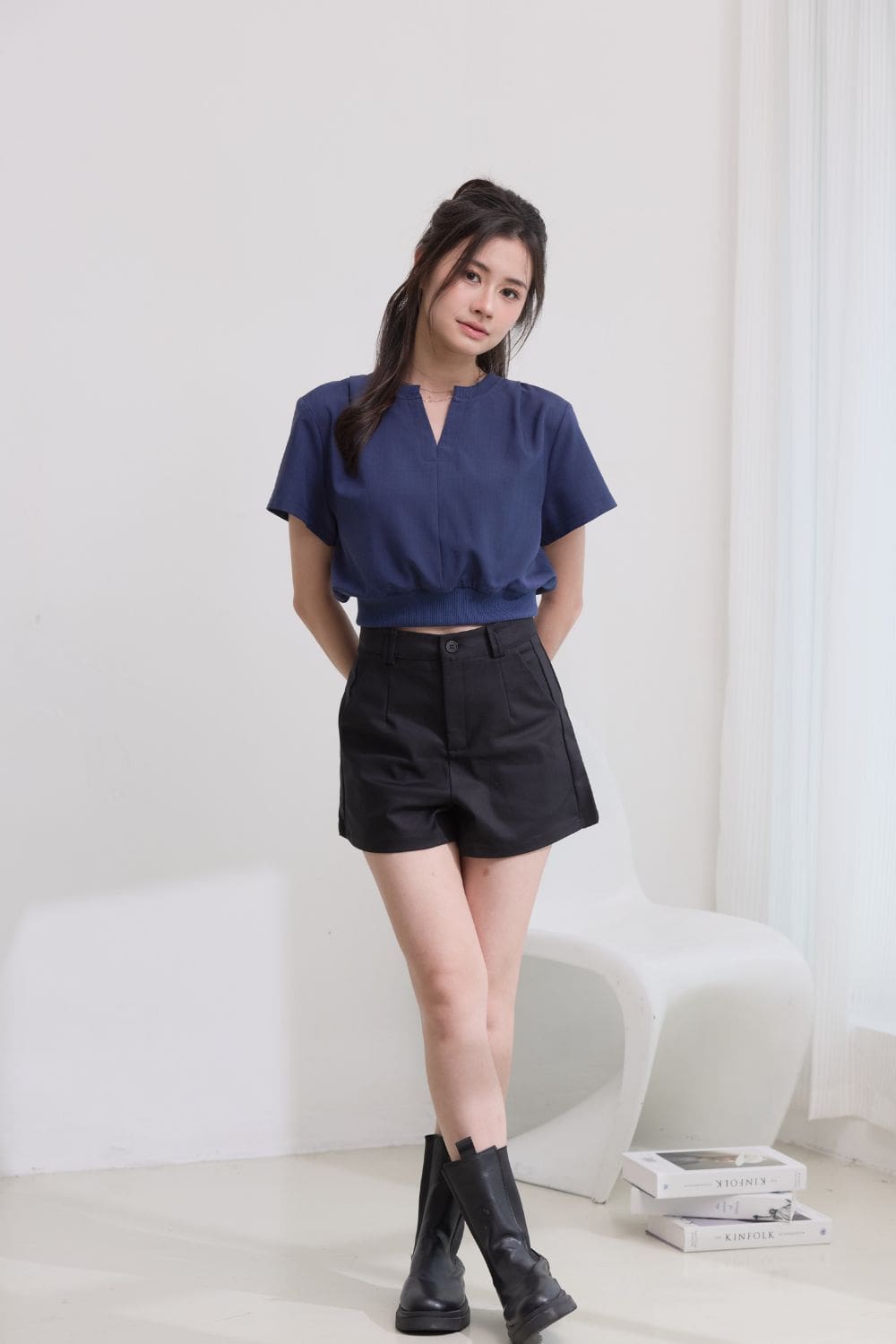 Elle Pleated V-Crop Top Dark Blue