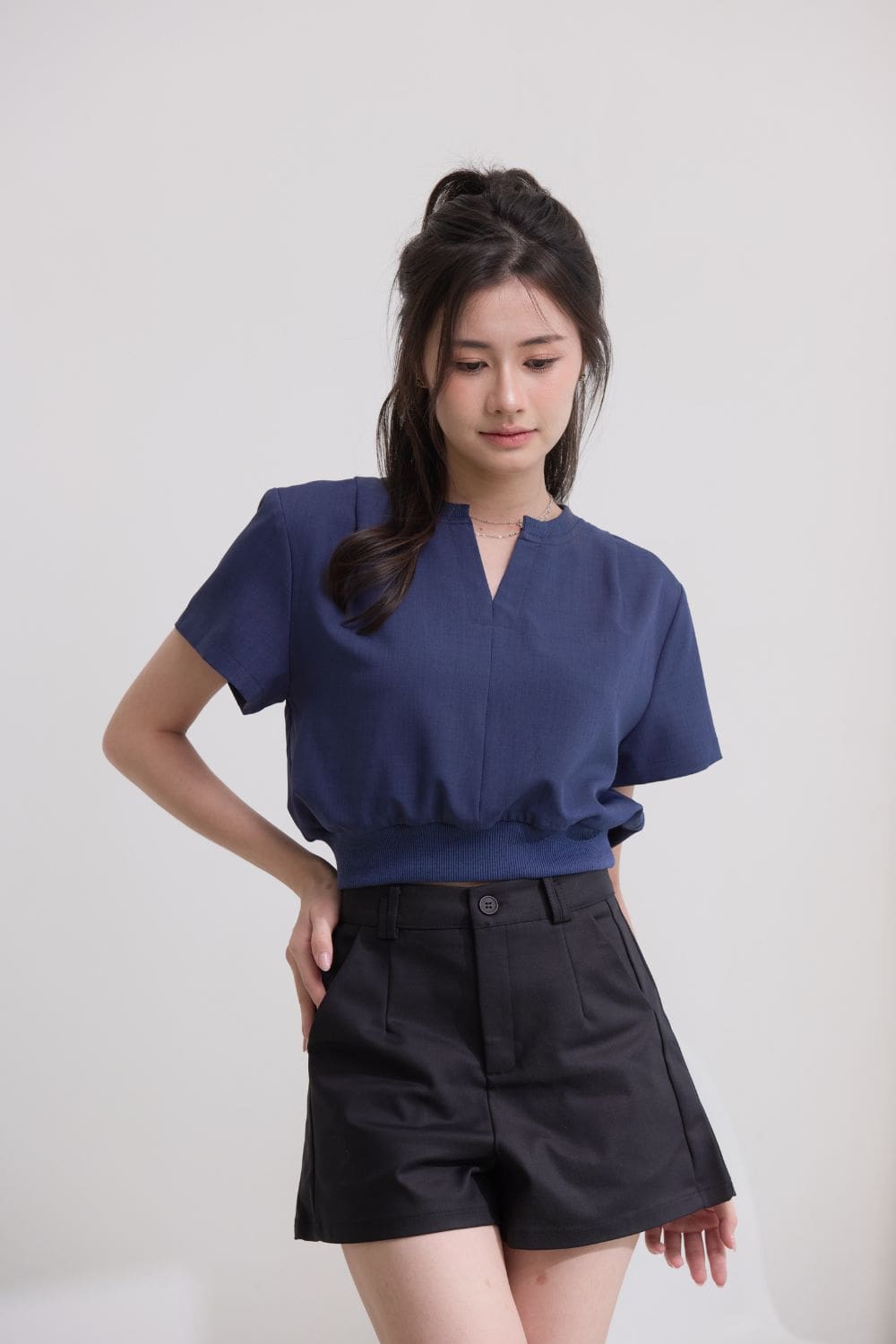 Riley High-Waisted Paneled Side Seam Shorts Black