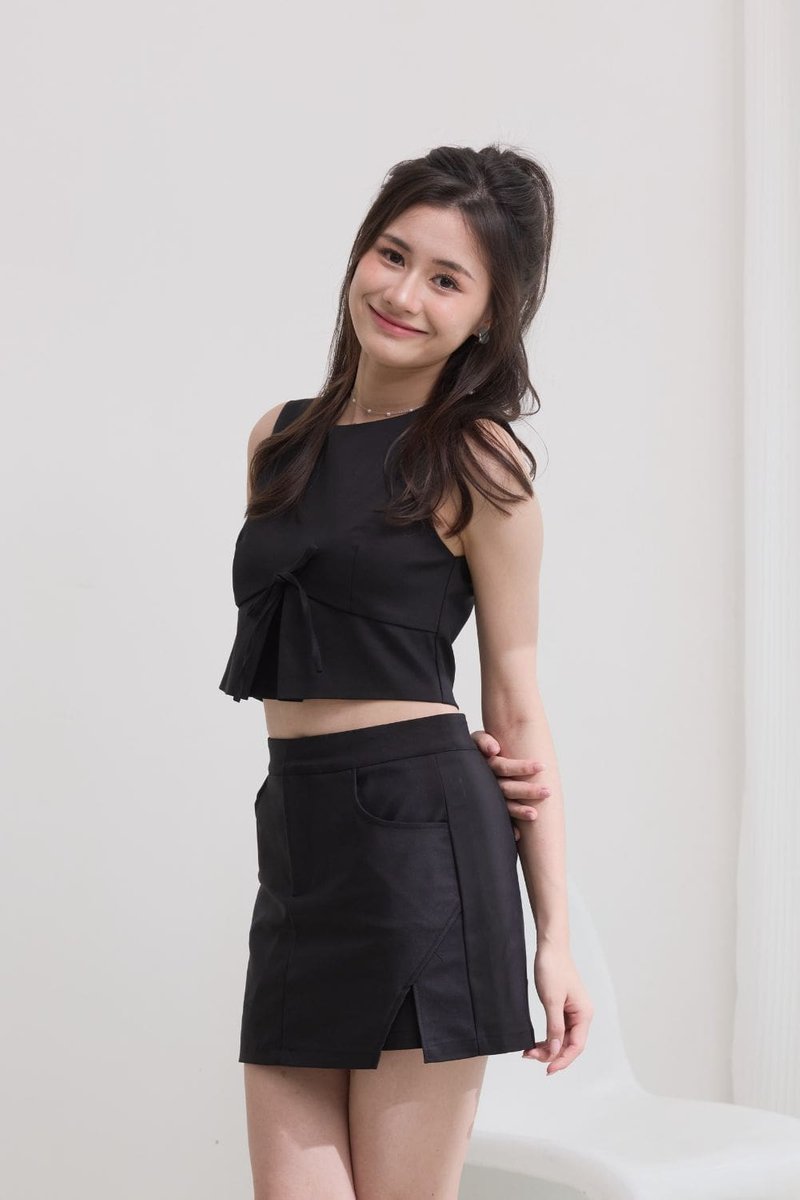 [BACKORDER] Elegance Pleat Hem Top Black