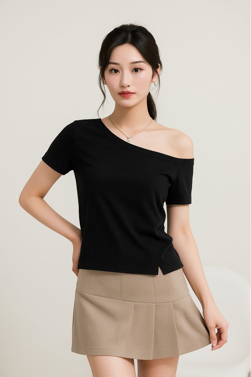 Solea Stripe Shoulder Top Black