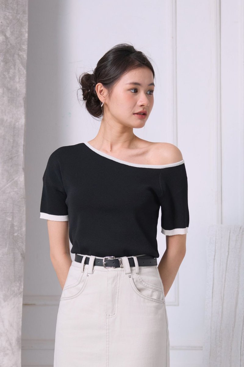 Solea Stripe Shoulder Top Black