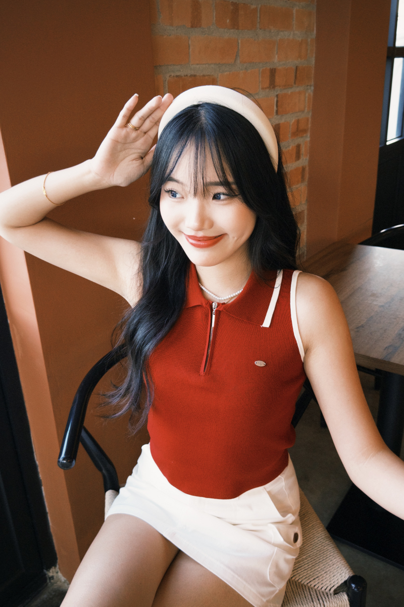 Elaria Contrast Knit Top Wine