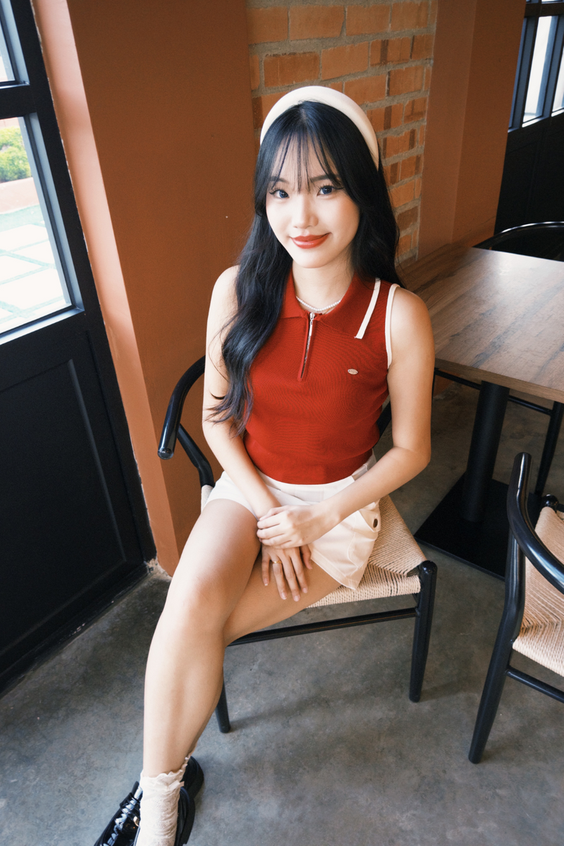 Elaria Contrast Knit Top Wine