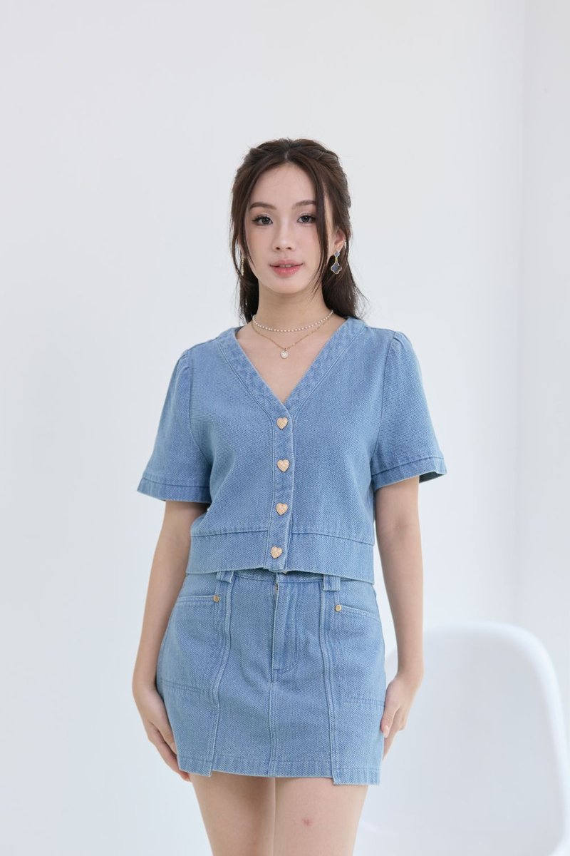AdelaideTextured Denim Skirt Dark Wash