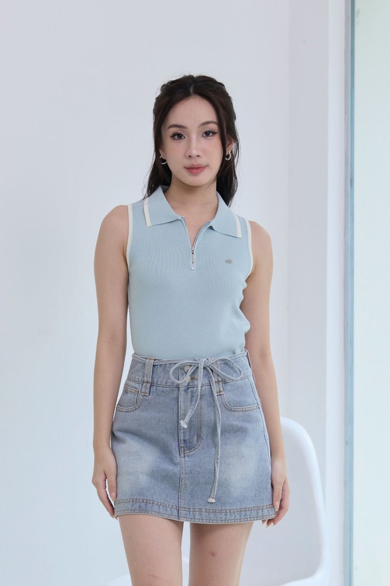 Top Light Blue