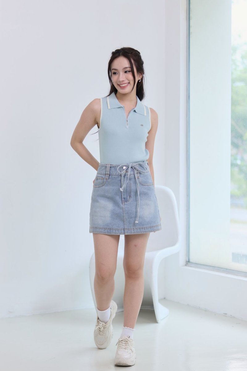 Top Light Blue