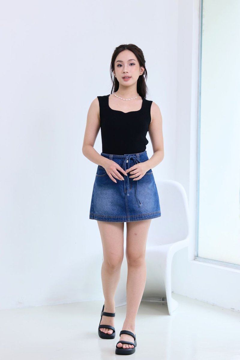 Sylvie Sweetheart Knit Top Black