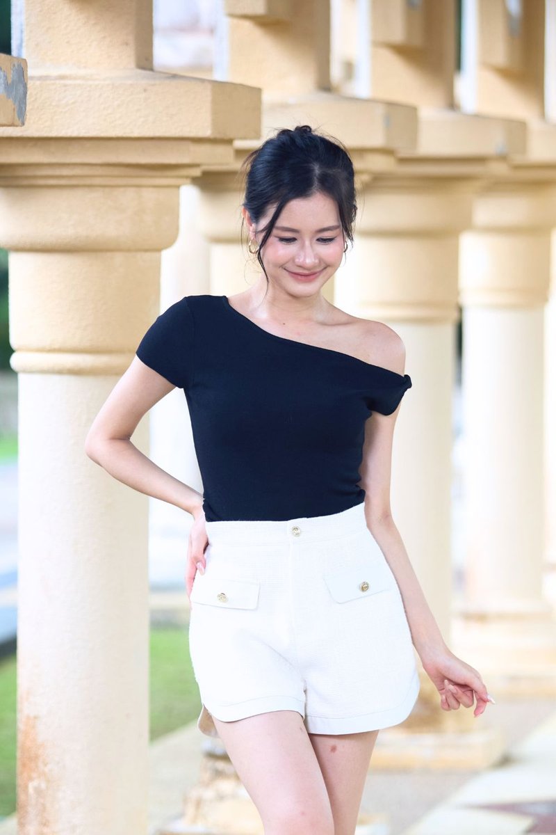 Sorelle Side Off Shoulder Top Black
