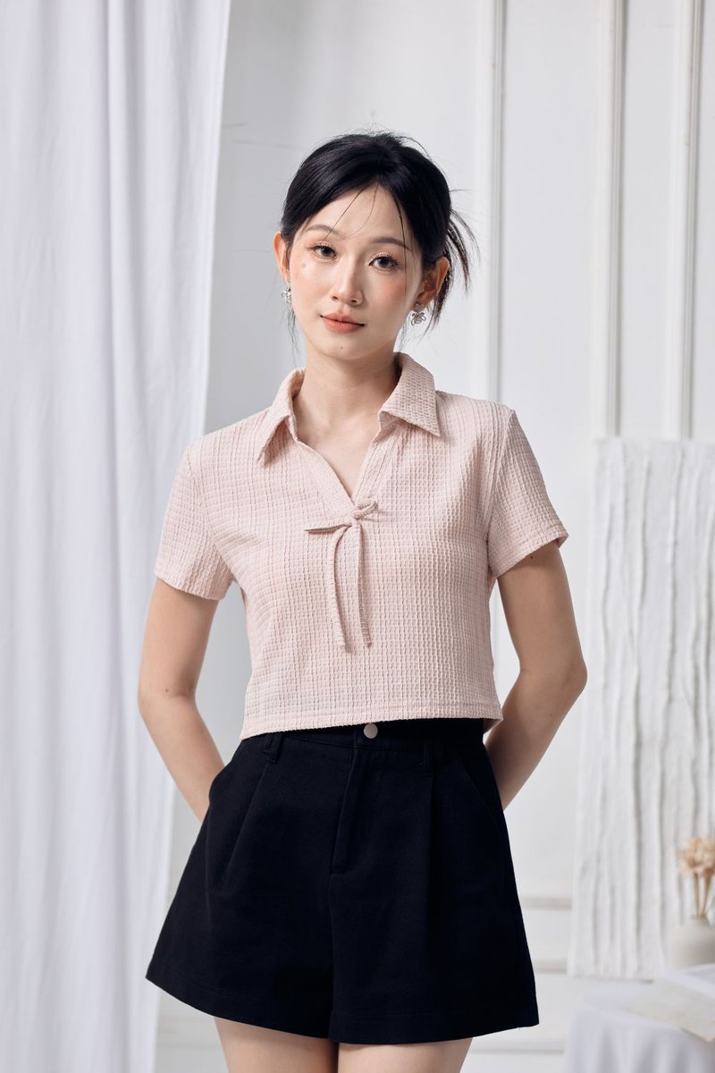 Lysandra Shorts with Pleats Black