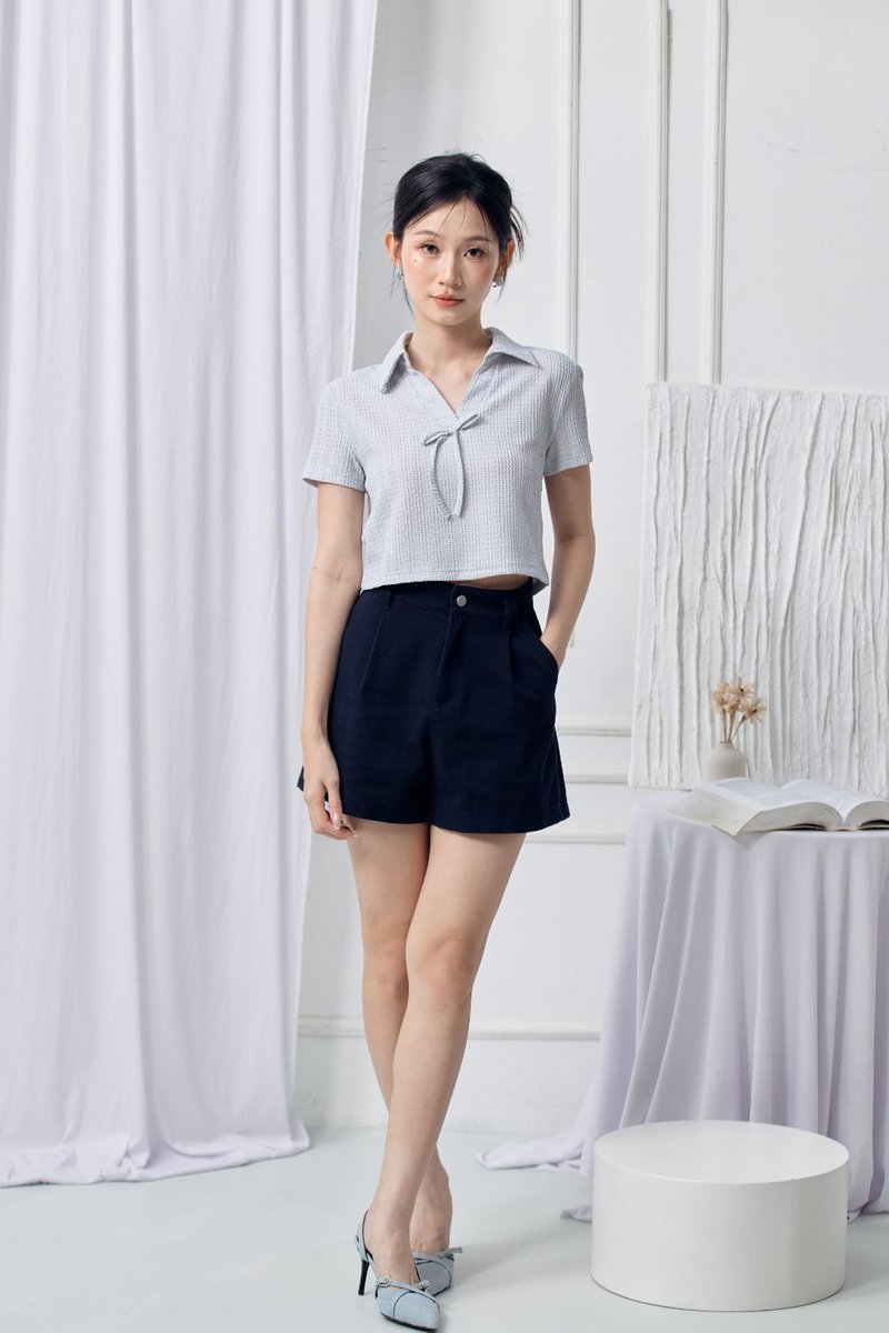 Lysandra Shorts with Pleats Midnight