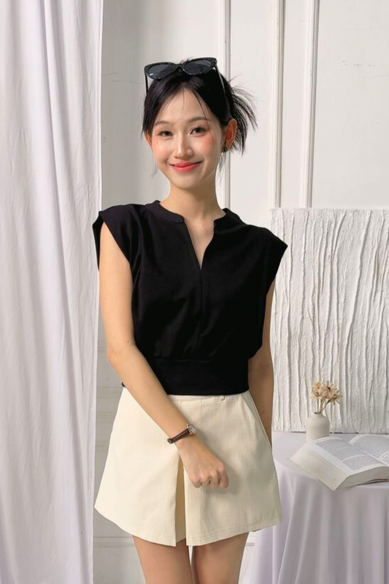 Aralyn Leated Shoulder Top Black