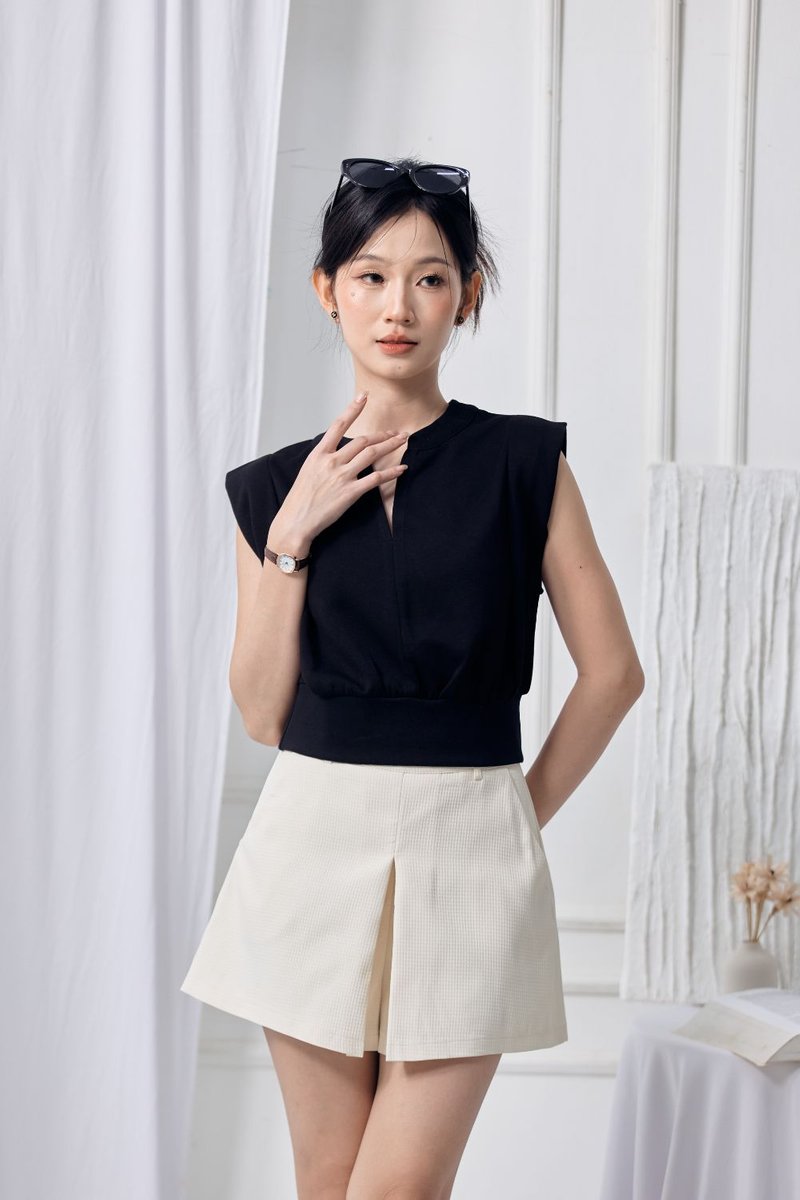 Aralyn Cap Sleeve Pleated Shoulder Knit Top Black Aralyn Cap Sleeve Pleated Shoulder Knit Top Black