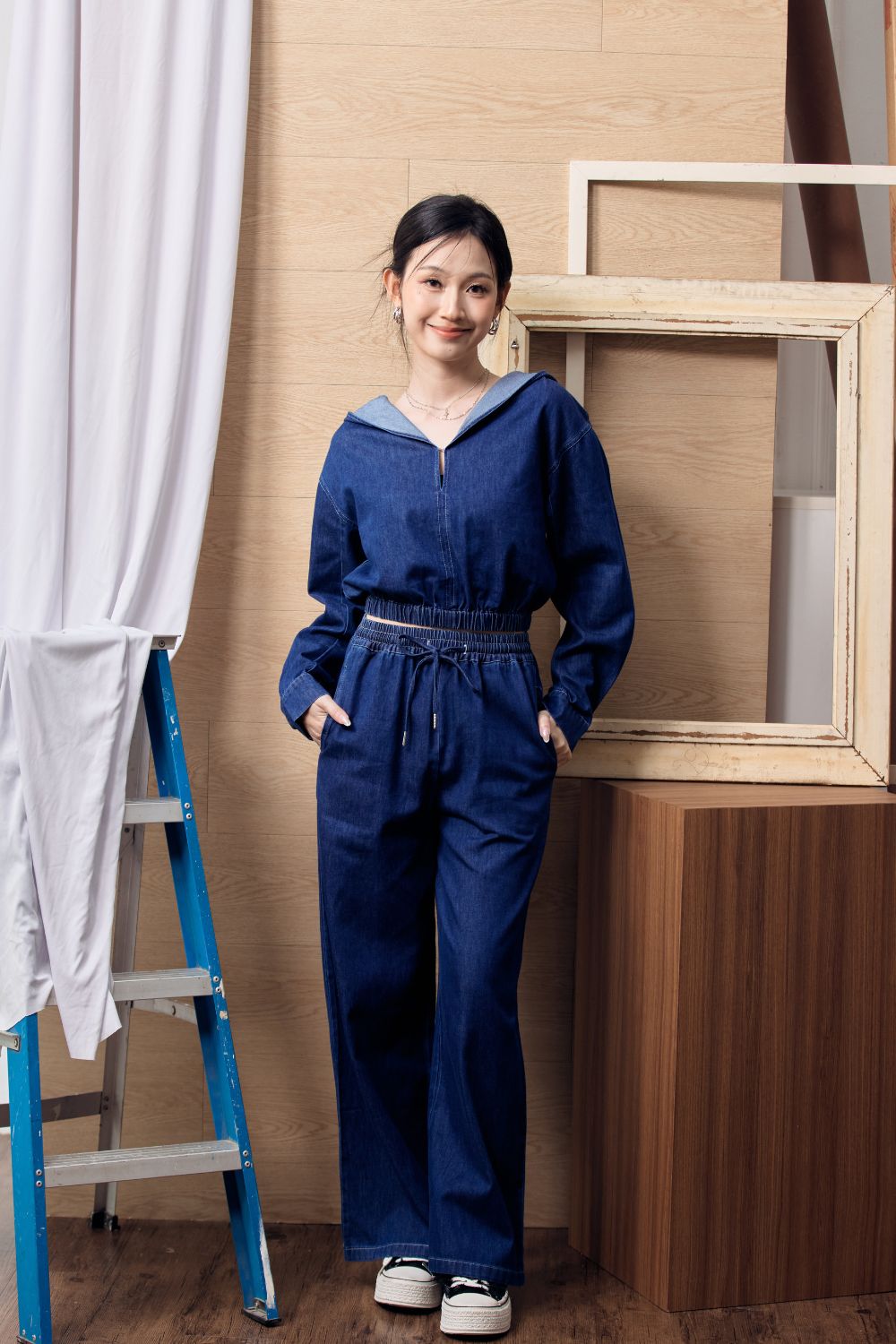 Annette Tencel Hoodie Top Dark Wash