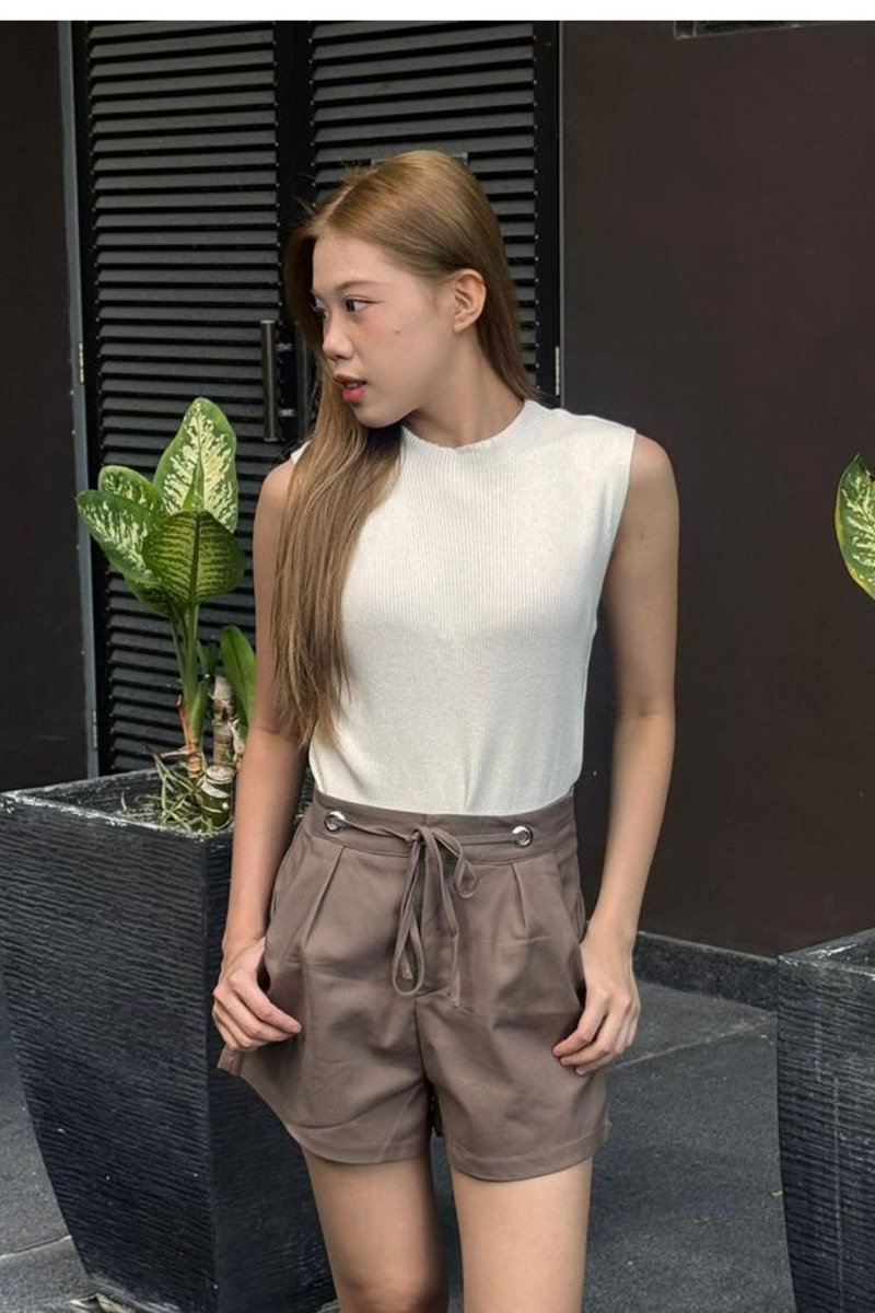 Ivanka Drawstring Pleated Shorts Mocha