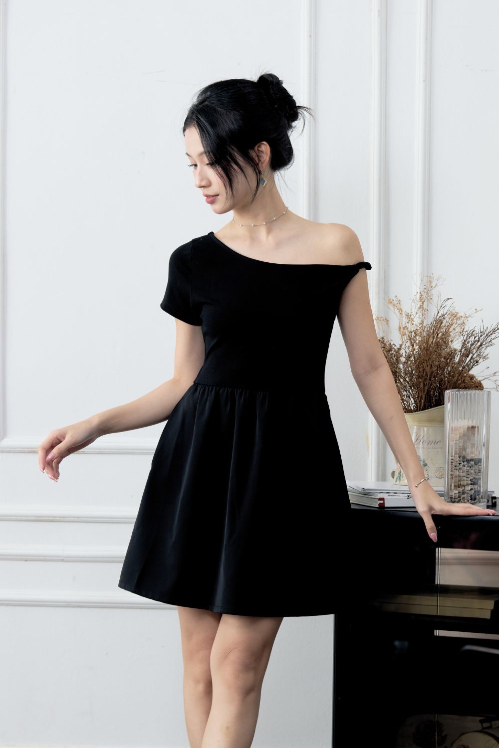 Aeriea Asymmetrical Shoulder Mix Fabric Dress Black