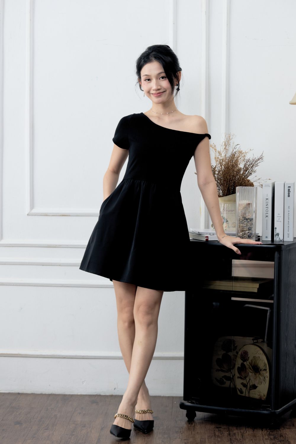 Aeriea Asymmetrical Shoulder Mix Fabric Dress Black