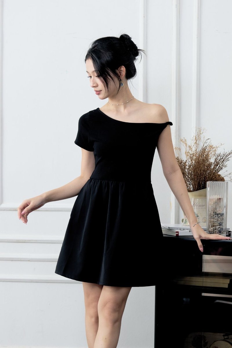 Aeriea Asymmetrical Shoulder Mix Fabric Dress Black