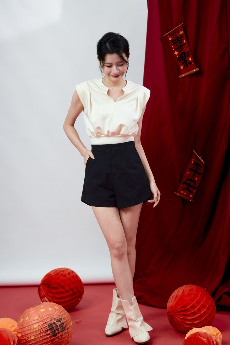 Corvella Cotton Twill Shorts Black