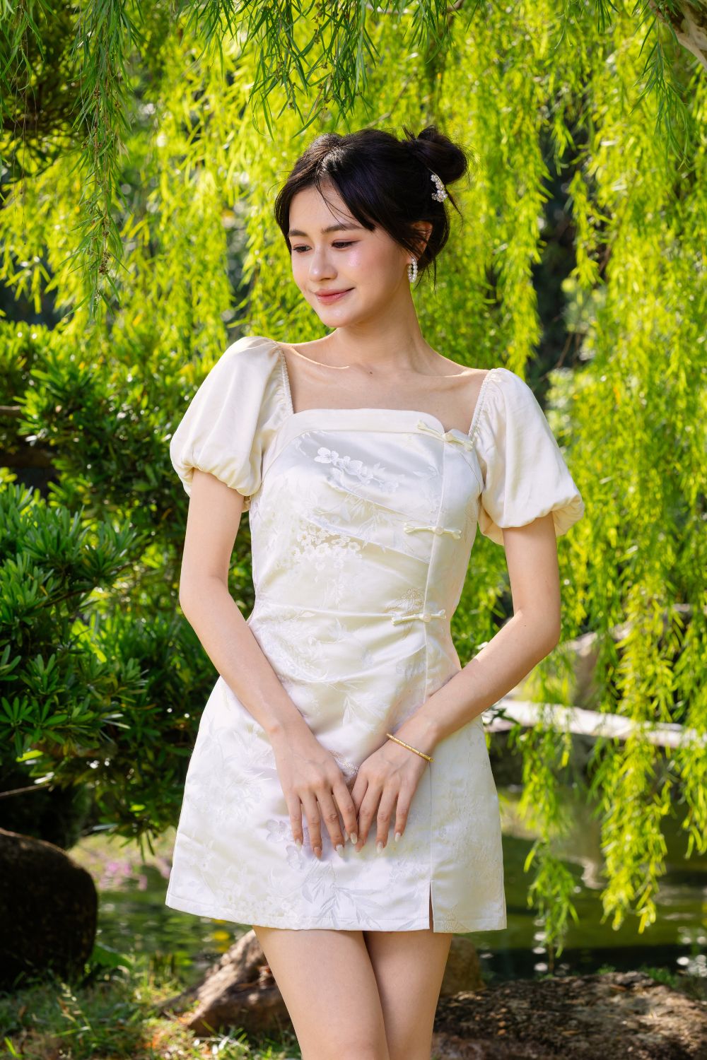 Elarithea Cheongsam Dress With Contrast Sleeves Cream