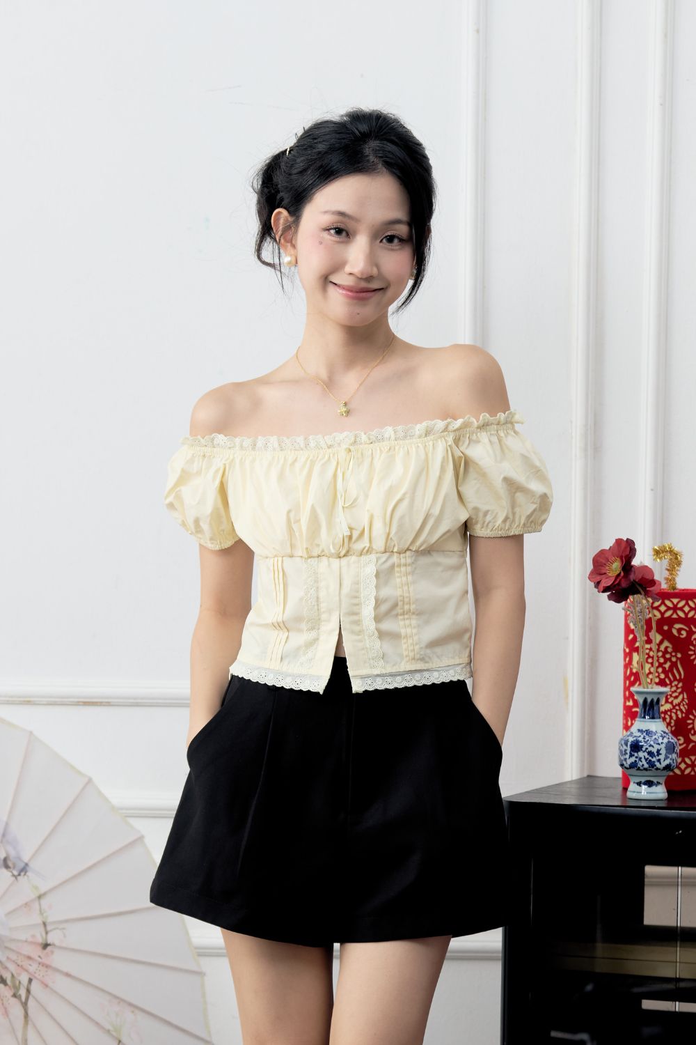 Astraea Front-Pleat Shorts Black