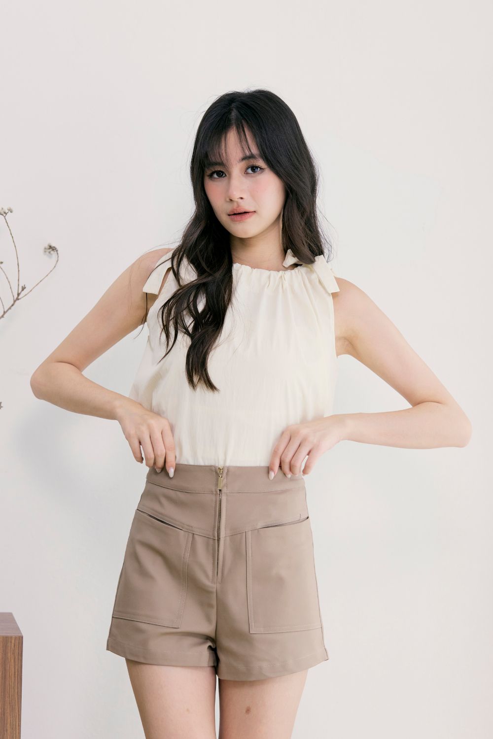 Novaelia Front Zip A Line Shorts Khaki
