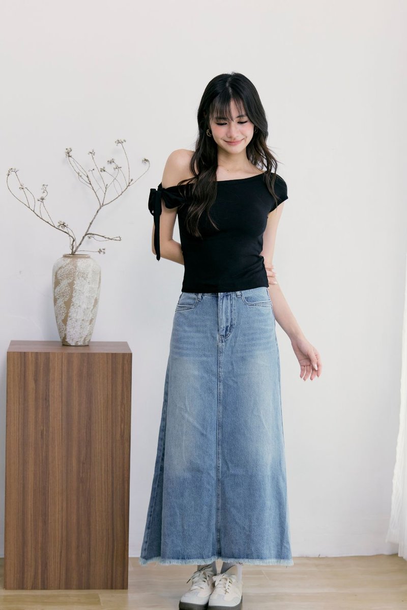 [RESTOCK] Avenelle Off Shoulder Top Black