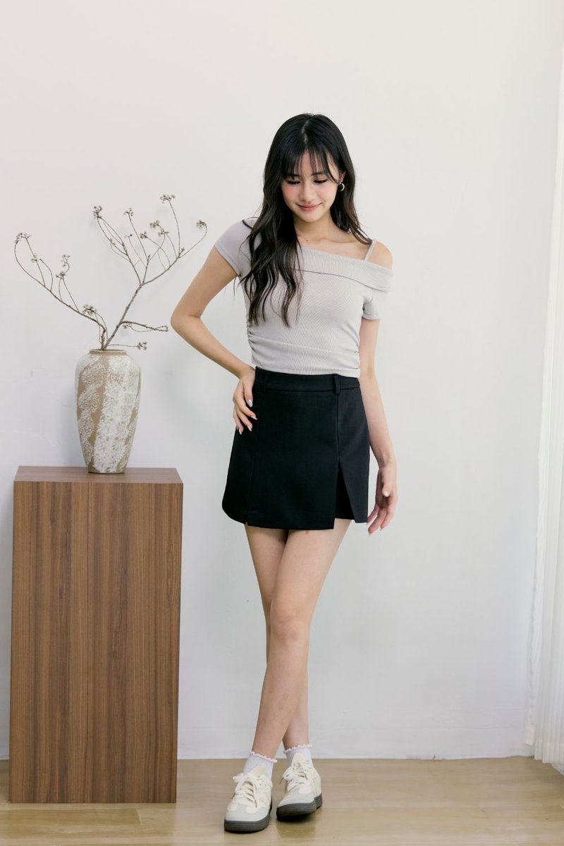 Selena Assymatric Shoulder Top Grey