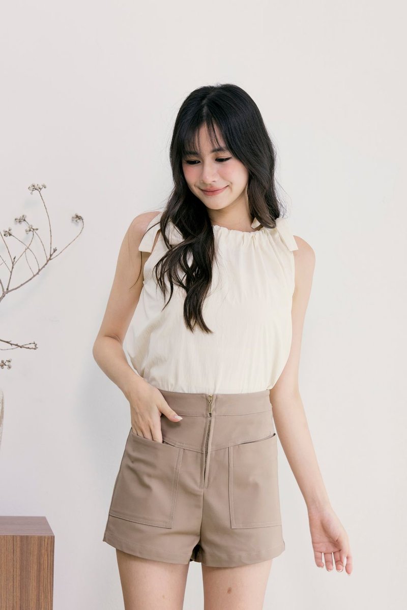 Valtia Ribbon Flare Top Cream