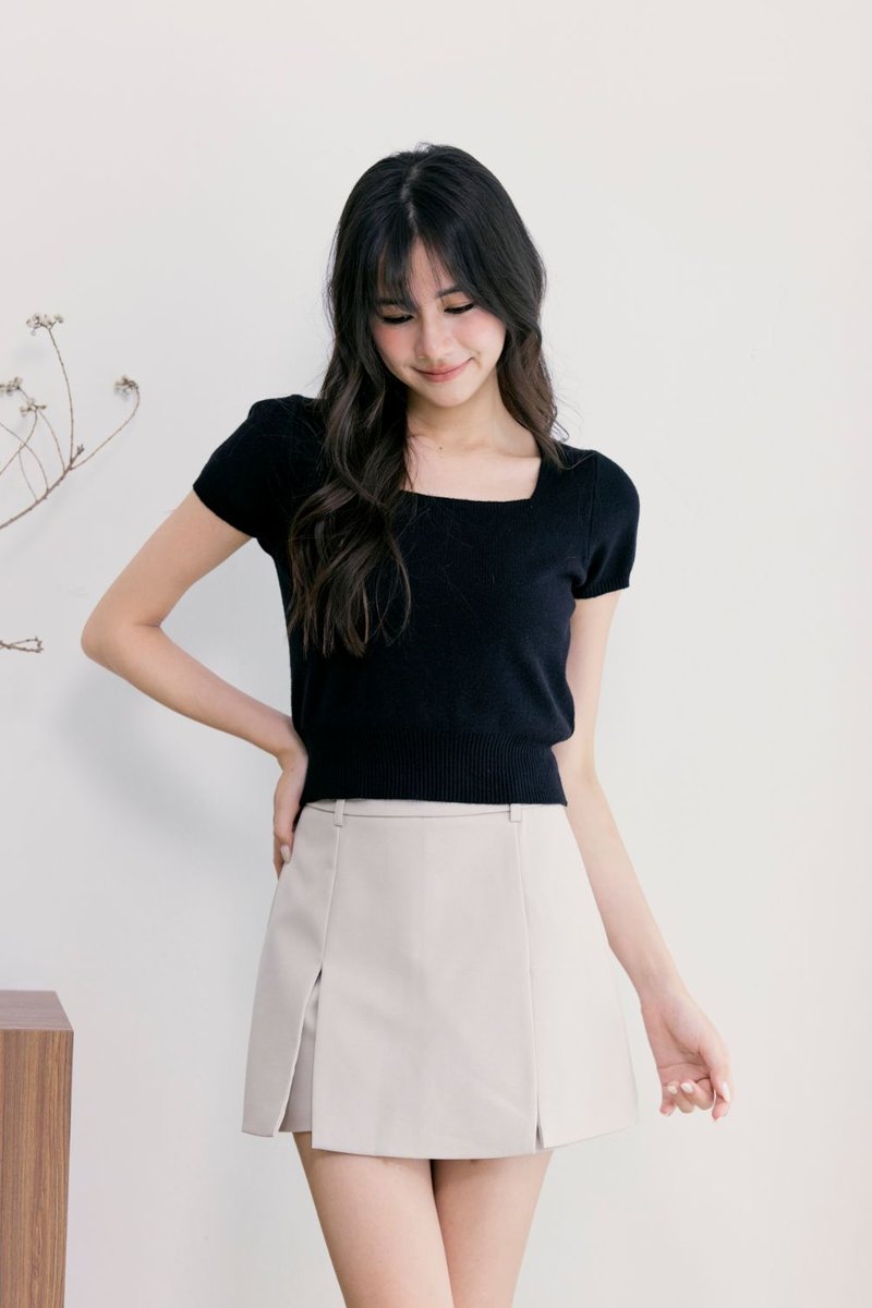 Aelune Square Neck Knit Top Black