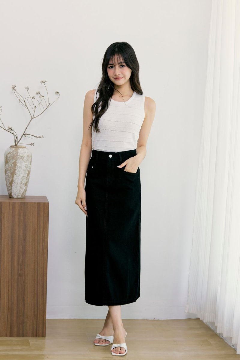 Therya Midi Skirt Black
