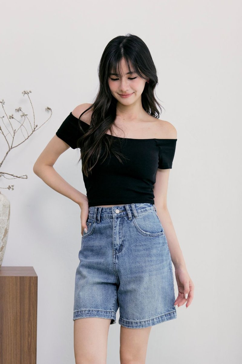 Rhiannon Thigh Length Denim Shorts Light Wash
