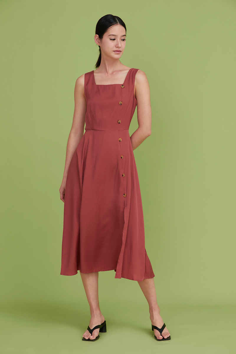 Moriko Buttoned Midi Dress Brick