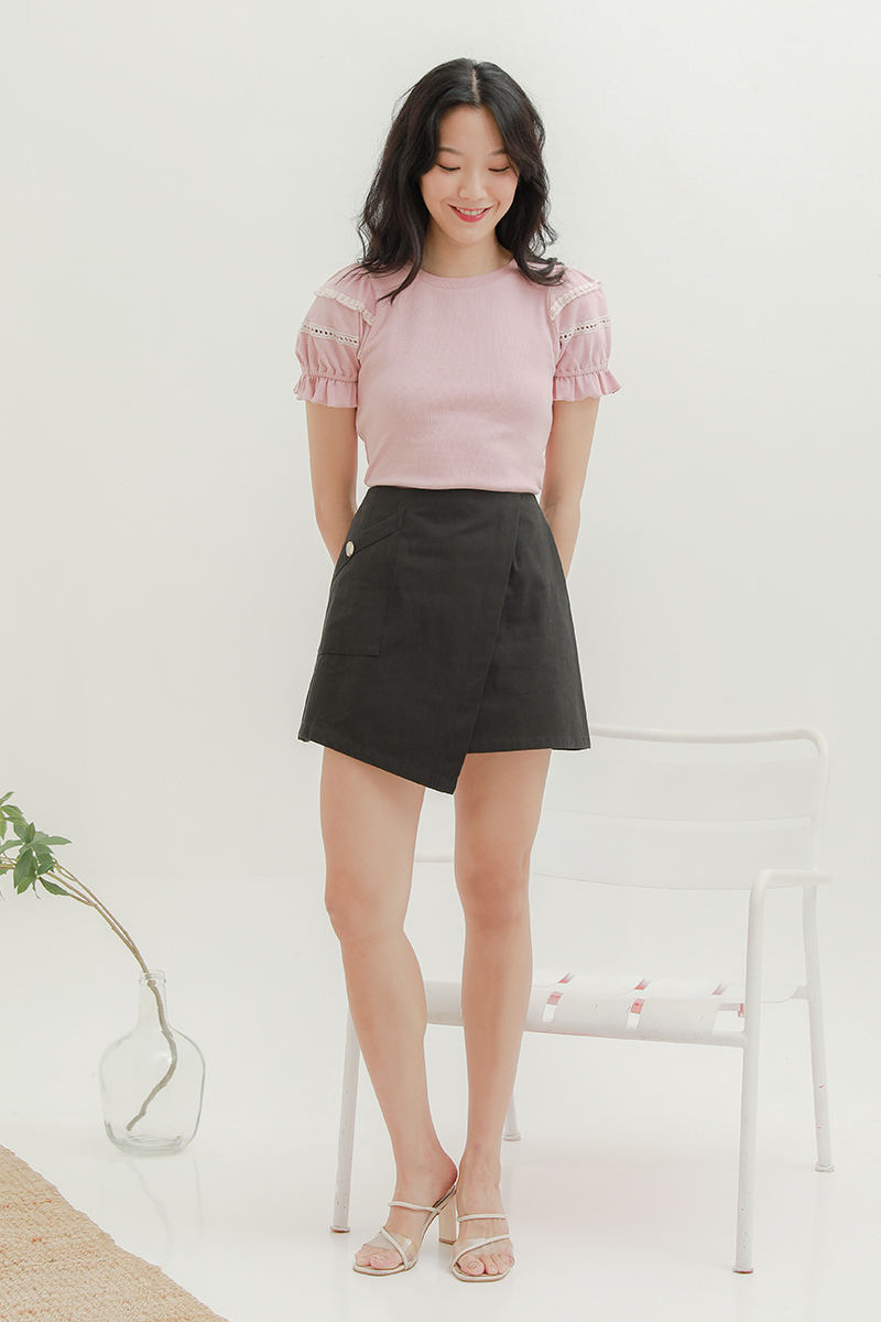 *Calliope Overlapping Front Pocket Skirt Black