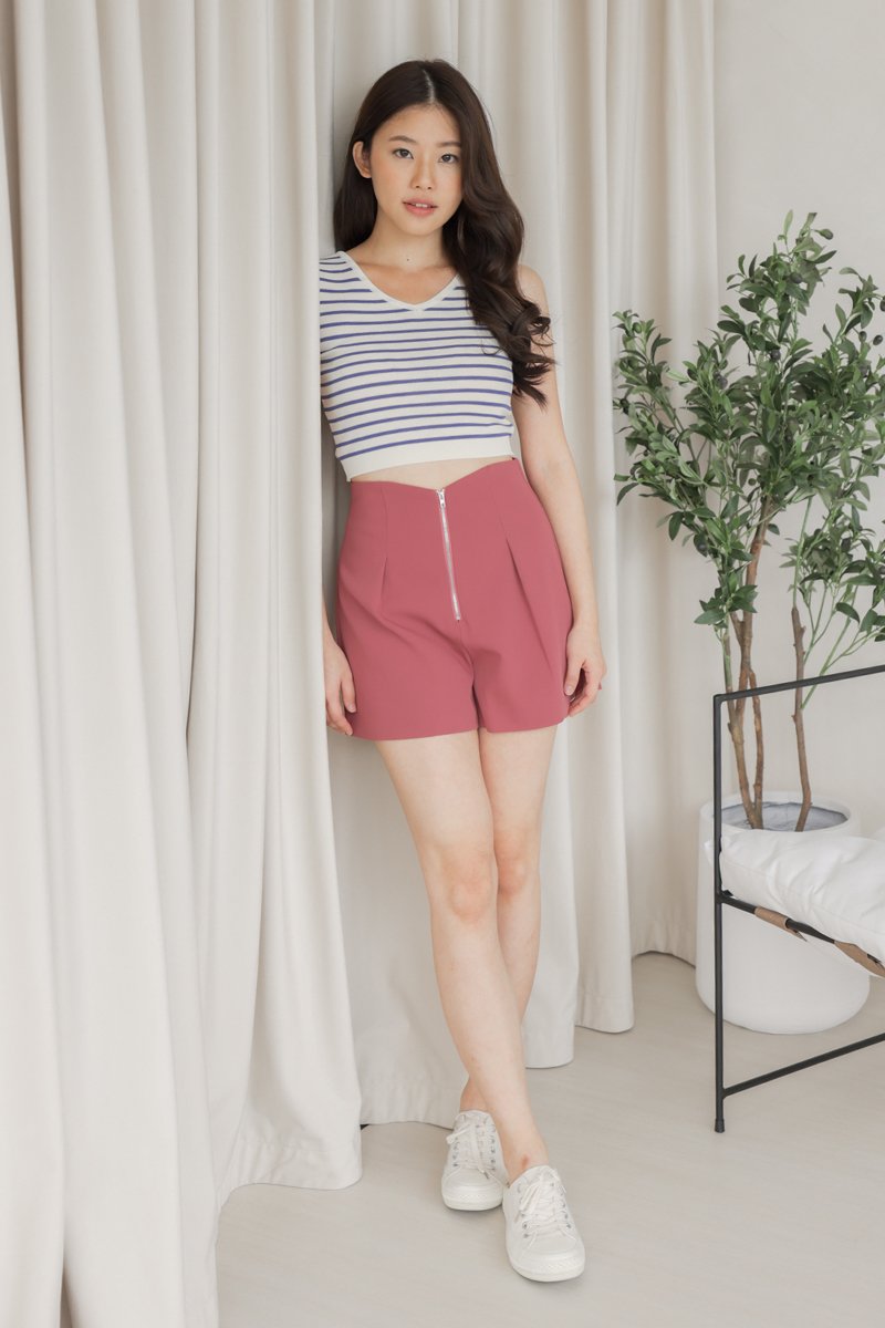 [RESTOCK] Alyvia Zipped Pleated Shorts Rouge Pink